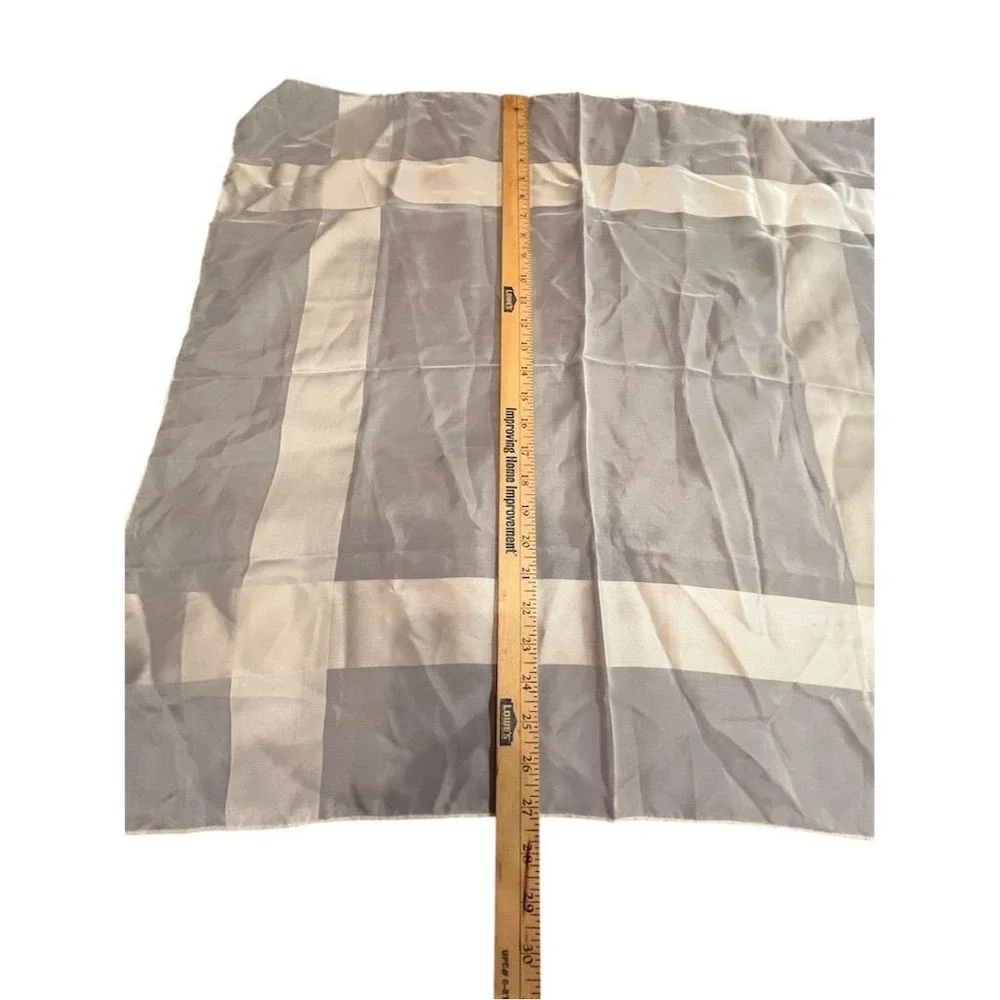 Judy Blue‎ Women's Gray Geometric Rectangle Scarf Multifunctional no tags